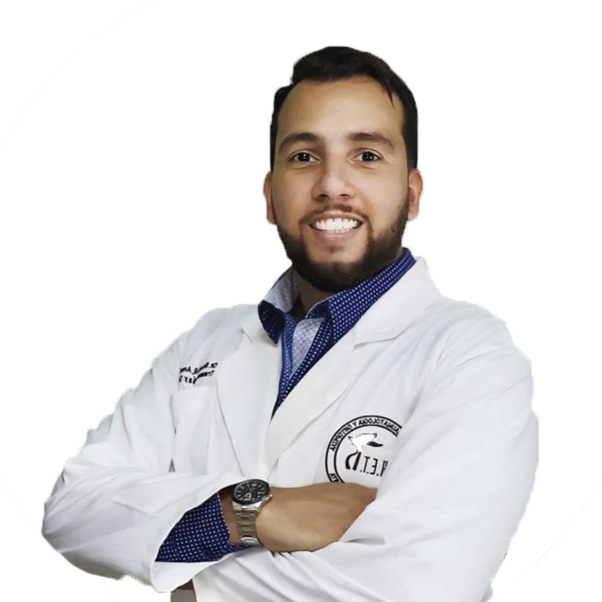 Dr.-Ricardo-Amoldoni-AMS-Centro-Médico-del-Ejercicio Cirujano de columna especialista en técnicas mínimamente invasivas en AMS Centro Medico del Ejercicio